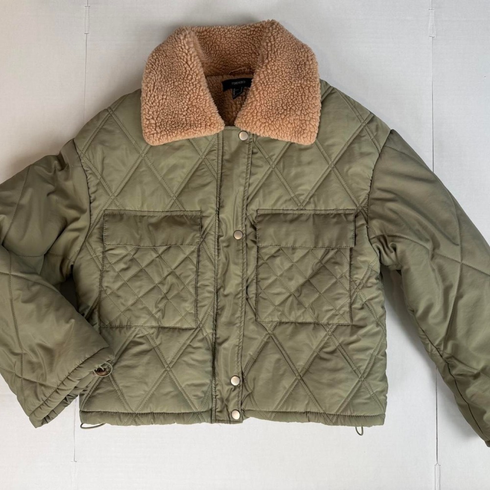 Forever 21 Quilted Puffer Sherpa Lined Collared Jacket Small